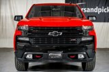 Used 2021 Chevrolet Silverado 1500 LT Trail Boss w/ Convenience Package II image 3