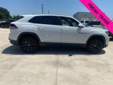 Used 2021 Volkswagen Atlas Cross Sport SE w/ Panoramic Sunroof Package image 2