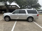 Used 2010 Lincoln Navigator L 2WD image 2