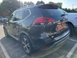 Used 2017 Nissan Rogue SL image 3