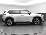 Used 2022 Nissan Rogue SV image 3