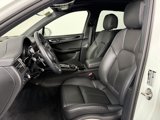Certified 2024 Porsche Macan image 5
