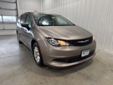 Used 2017 Chrysler Pacifica Touring image 3