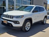 Used 2025 Jeep Compass Latitude image 2