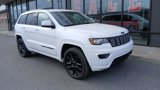 Used 2021 Jeep Grand Cherokee Laredo image 2