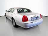 Used 2008 Lincoln Town Car Signature Limited image 5