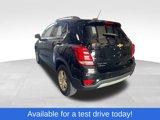 Used 2020 Chevrolet Trax LT w/ LT Convenience Package image 3