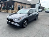 Used 2022 Toyota Highlander XLE image 2