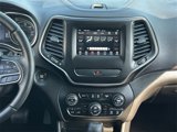 Used 2019 Jeep Cherokee Latitude Plus w/ Comfort/Convenience Group image 3