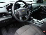 Used 2023 Chevrolet Traverse LT image 2