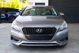 Used 2017 Hyundai Sonata SE image 2