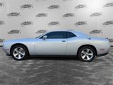 Used 2023 Dodge Challenger SXT image 2