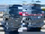 Used 2022 Chrysler Pacifica Touring-L image 4