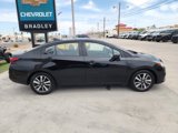 Used 2021 Nissan Versa SV image 3