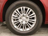 Used 2014 Chrysler Town & Country Touring-L image 6
