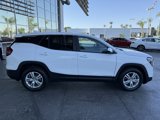 Used 2024 GMC Terrain SLE image 3