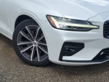 Used 2022 Volvo S60 B5 Momentum w/ Premium Package image 2