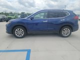 Used 2017 Nissan Rogue SV image 2