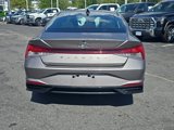 Used 2022 Hyundai Elantra SEL w/ Convenience + Premium Package image 4