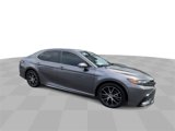 Used 2022 Toyota Camry SE image 2