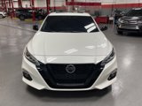 Used 2022 Nissan Altima 2.5 SR w/ Midnight Edition Package image 3