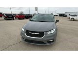 Used 2022 Chrysler Pacifica Touring-L image 3