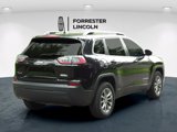 Used 2019 Jeep Cherokee Latitude Plus w/ Comfort/Convenience Group image 3