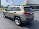 Used 2016 Jeep Cherokee Sport image 3