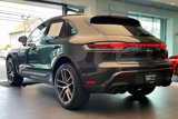 Certified 2024 Porsche Macan image 2
