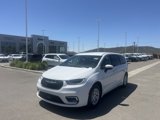 Used 2023 Chrysler Pacifica Touring-L image 4