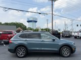 Used 2019 Volkswagen Tiguan SE w/ Panoramic Sunroof Package image 4