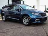 Used 2022 Chrysler Pacifica Touring-L image 3
