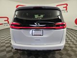 Used 2022 Chrysler Pacifica Touring-L image 6
