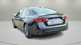 Used 2023 Nissan Altima 2.5 SV image 5