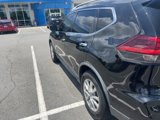 Used 2018 Nissan Rogue SV image 5
