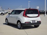 Used 2022 Kia Soul LX w/ Technology Package image 5