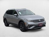 Used 2023 Volkswagen Tiguan SE w/ Panoramic Sunroof Package image 3