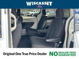 Used 2022 Chrysler Voyager LX image 5