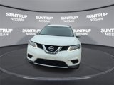 Used 2016 Nissan Rogue SV image 3