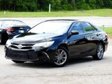 Used 2016 Toyota Camry SE image 2