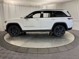 Used 2023 Jeep Grand Cherokee Altitude image 4