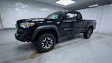 Used 2017 Toyota Tacoma TRD Off-Road image 4