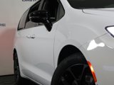 New 2025 Chrysler Pacifica Limited image 3