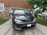 Used 2018 Chrysler Pacifica Touring-L image 3
