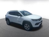 Used 2023 Jeep Compass Latitude image 2
