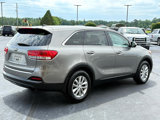 Used 2017 Kia Sorento L image 5