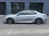 Used 2019 Toyota Camry SE image 2