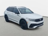 Used 2024 Volkswagen Tiguan SE R-Line image 3