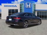 Used 2022 Volkswagen Passat 2.0T SE image 3