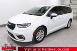 Used 2023 Chrysler Pacifica Touring-L image 2